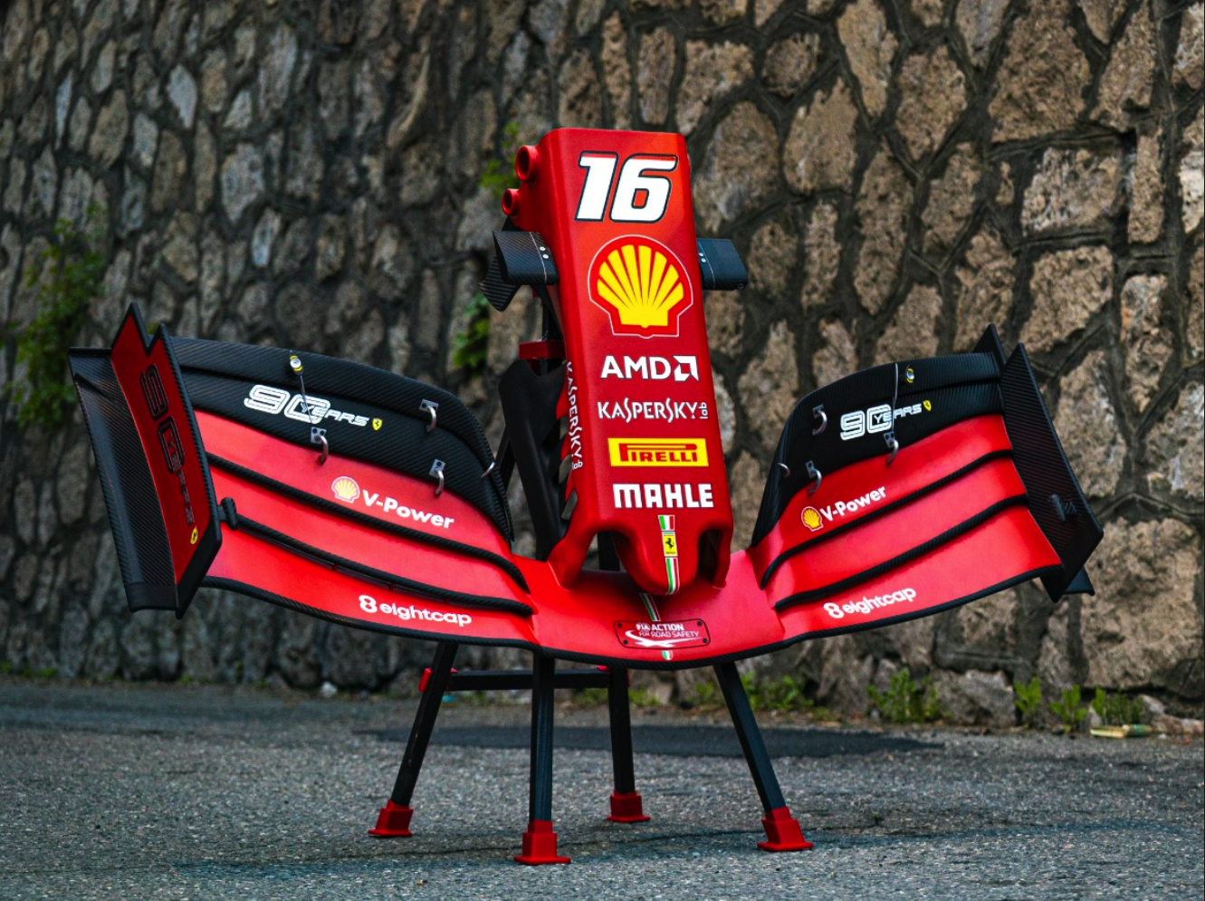 Ferrari F1 wing display